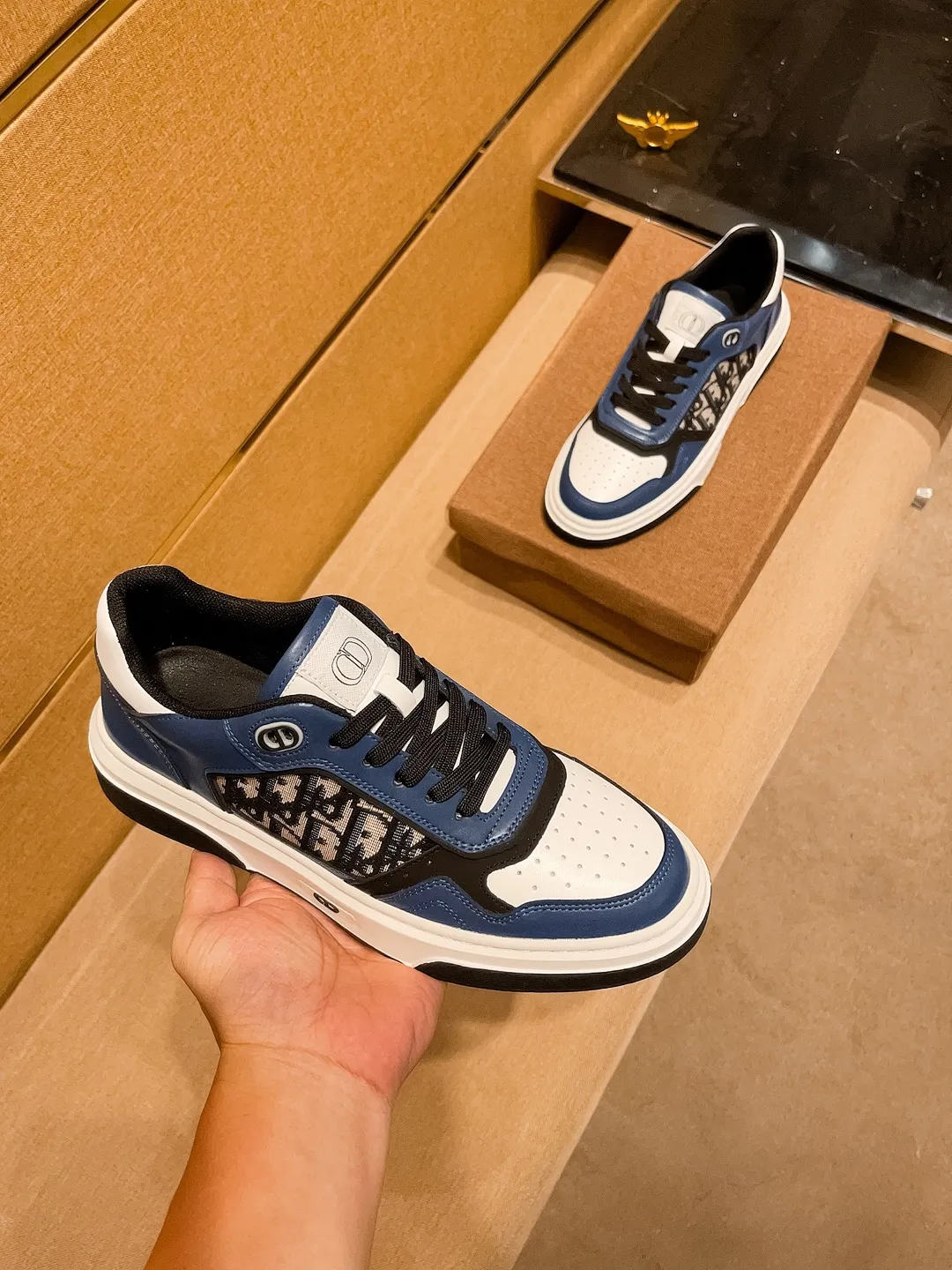 Men's shoes💰 440💰[Dior]🔥 High-end men's shoes brand official website 1:1 latest masterpiece: the upper is made of Italian imported first-layer cowhide with a comfortable and breathable lining➕original non-slip and wear-resistant outsole🔥, making walking more convenient and comfortable! An exclusive new model, a stunning work, a beautiful 1:1 replica [color] compared to the official quality! Create a fashionable personality to set off your uniqueness! A must-have for trendy men! Classic🔥Size: 38-44 Color: 🔥Multiple colors available🔥